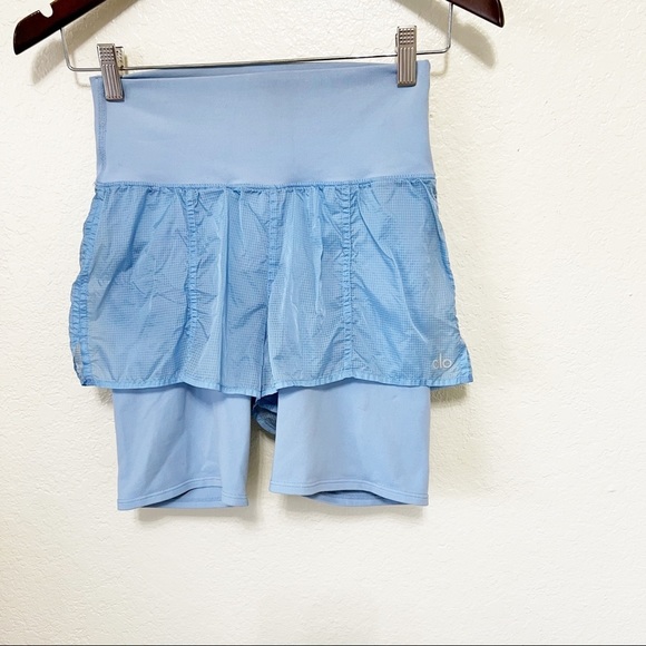 Alo Yoga SMALL High-Waist Circuit Short - Marina size XS - Picture 8 of 13